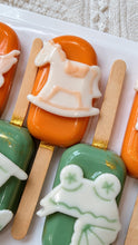 Load image into Gallery viewer, Gender Reveal Jelly Popsicle detail
